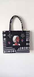 Sac Cabas "Portrait Dakaroise" : Élégance et Art Contemporain