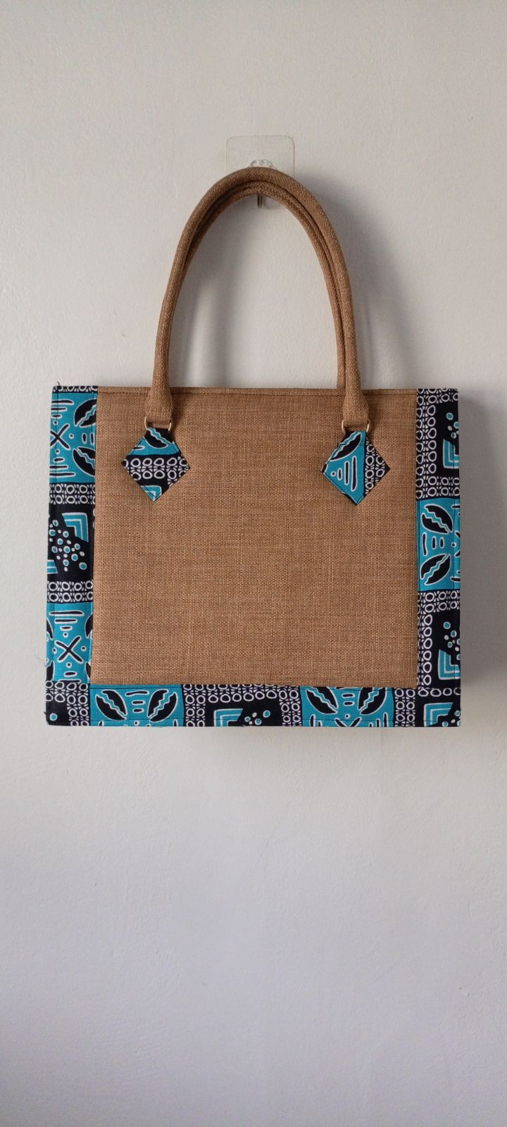 Sac Cabas "Jute & Teranga" : Élégance Naturelle et Motif Wax