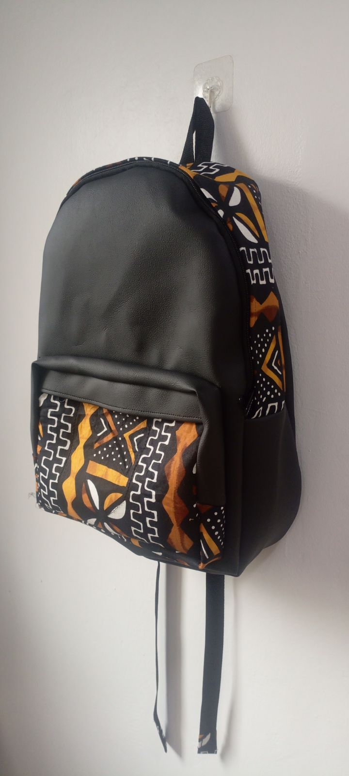 Sac à Dos "Urbain Graphique" : Design Noir et Blanc Contemporain