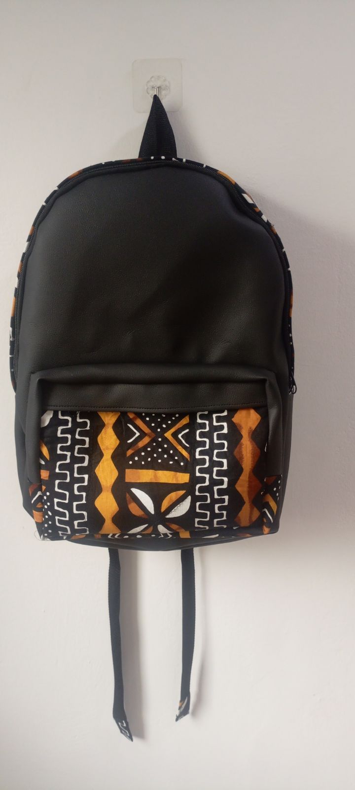 Sac à Dos "Urbain Graphique" : Design Noir et Blanc Contemporain