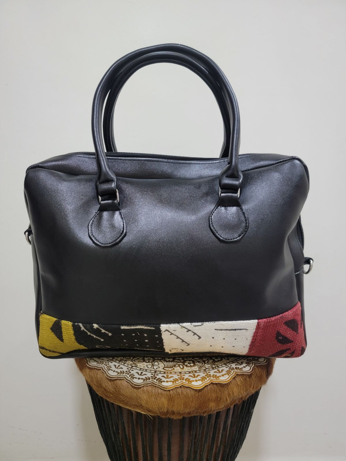 Sac à main "Dakar Élégance" : Chic Graphique en Noir et Blanc