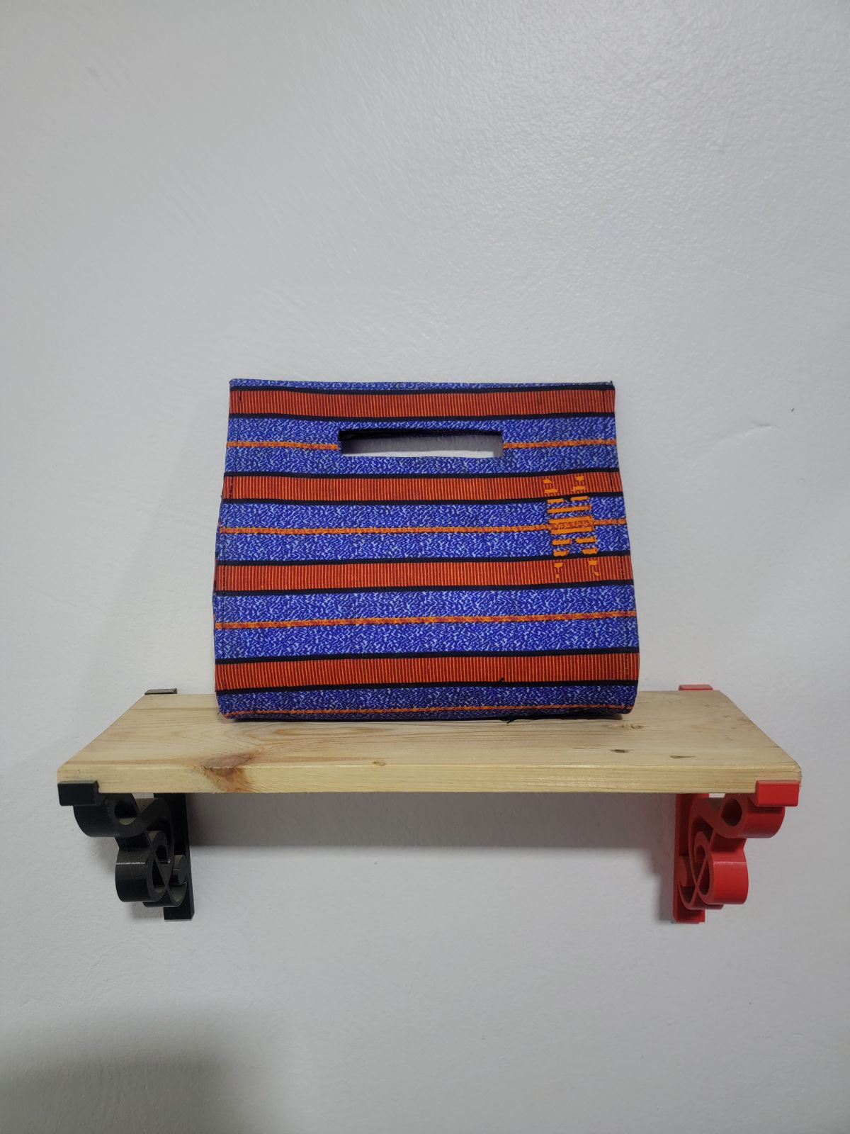 Sac à Main "Rayures de Dakar" : Design Contemporain et Géométrique