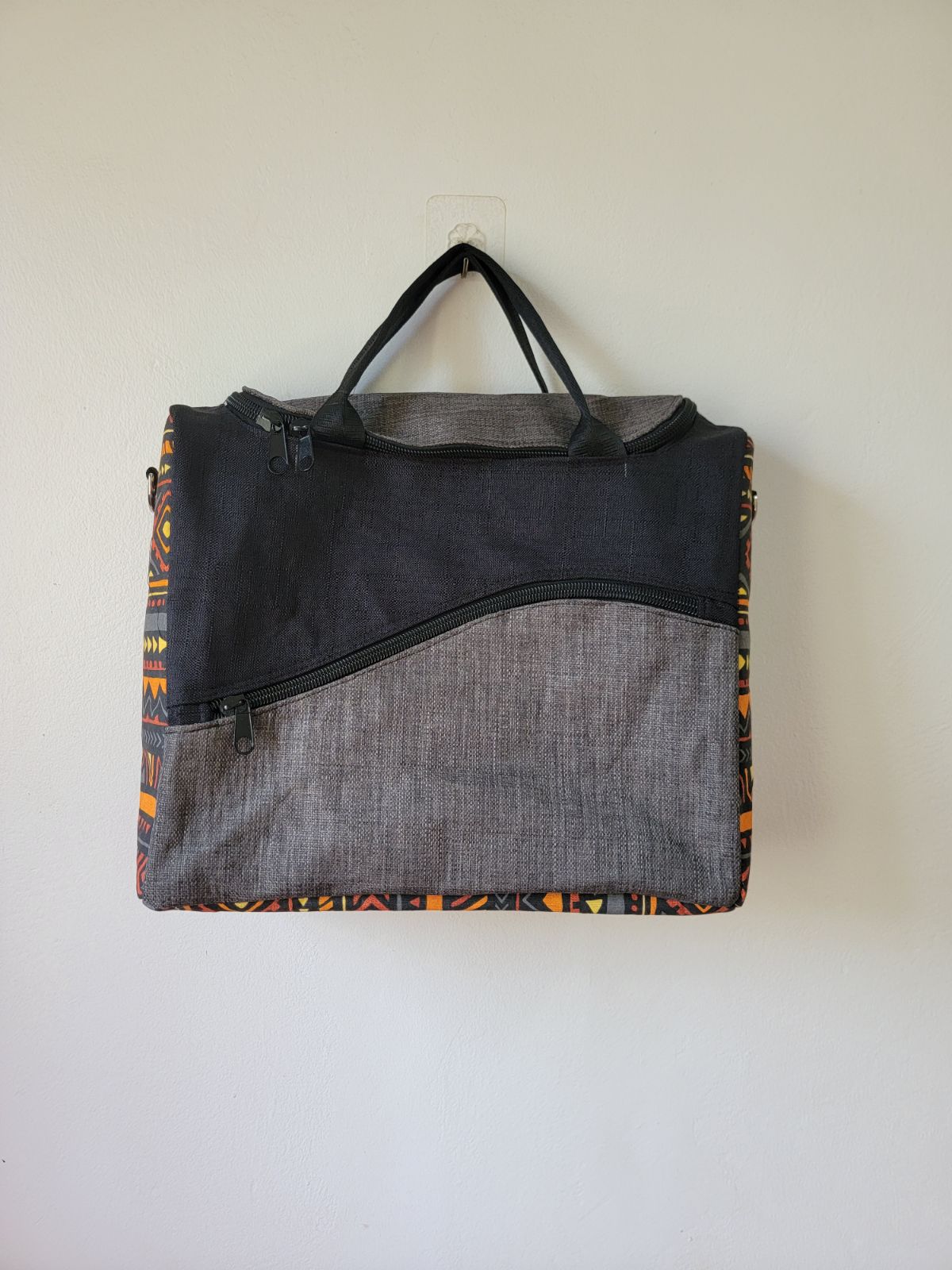 Sac "Urban Dakar" : Design Bicolore avec Pochette Zippée Intégrée