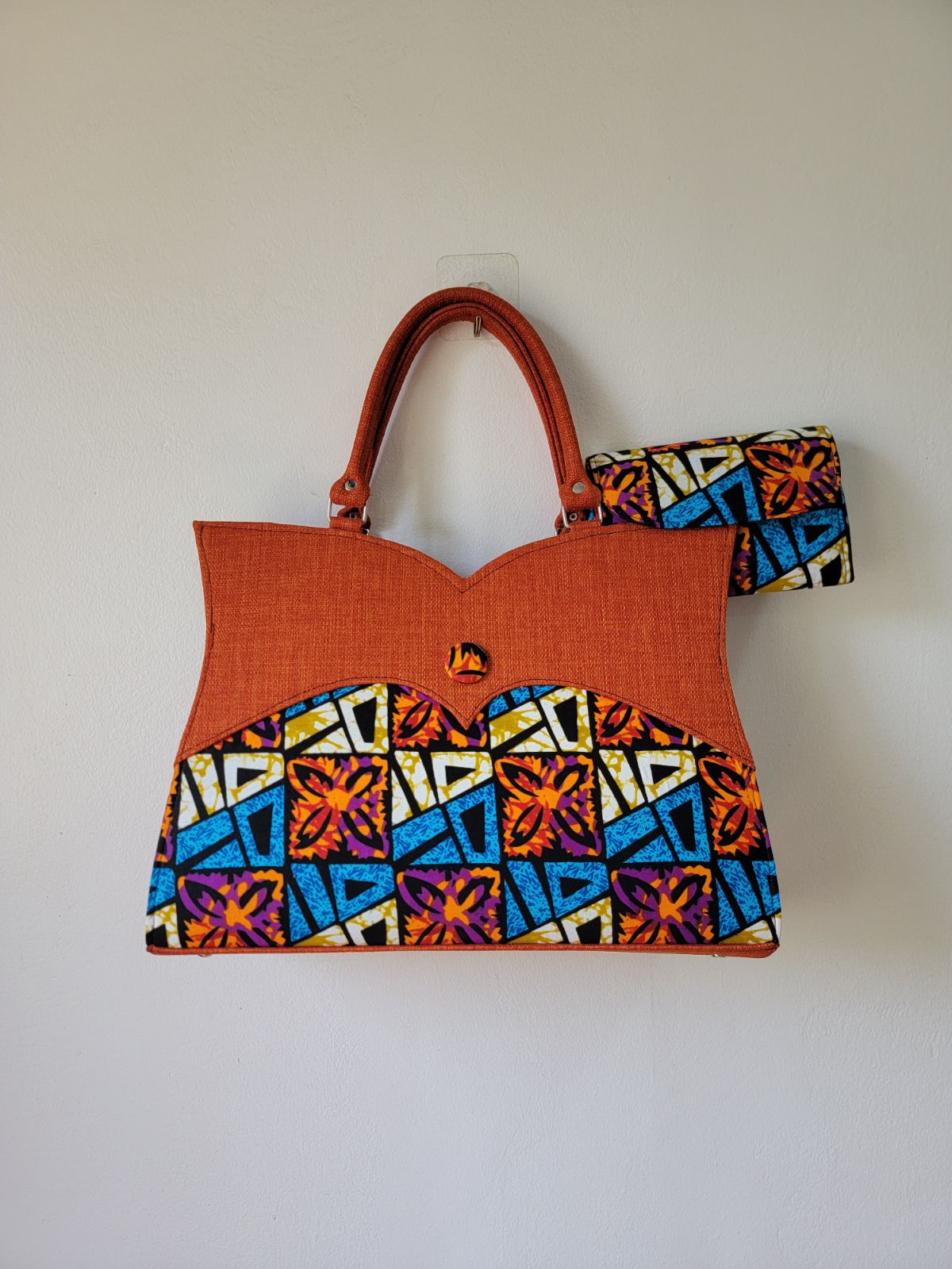 Sac à Main "Classique Structuré" : Allure Raffinée et Détail Artisanal