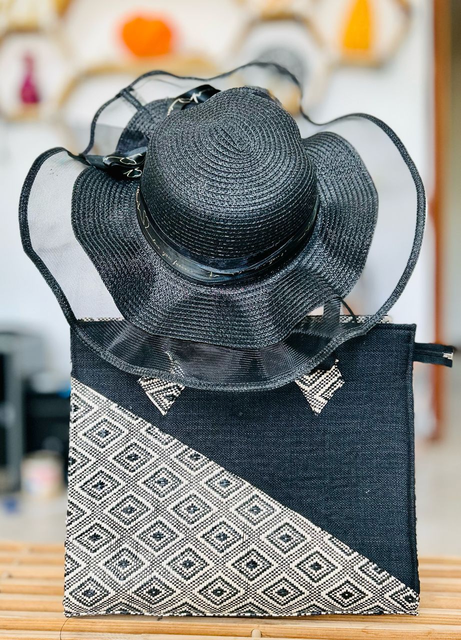 Ensemble "Dakar Glamour" : Sac Cabas Géométrique et Capeline à Voile